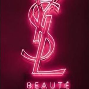 Meet your Posher, Desha